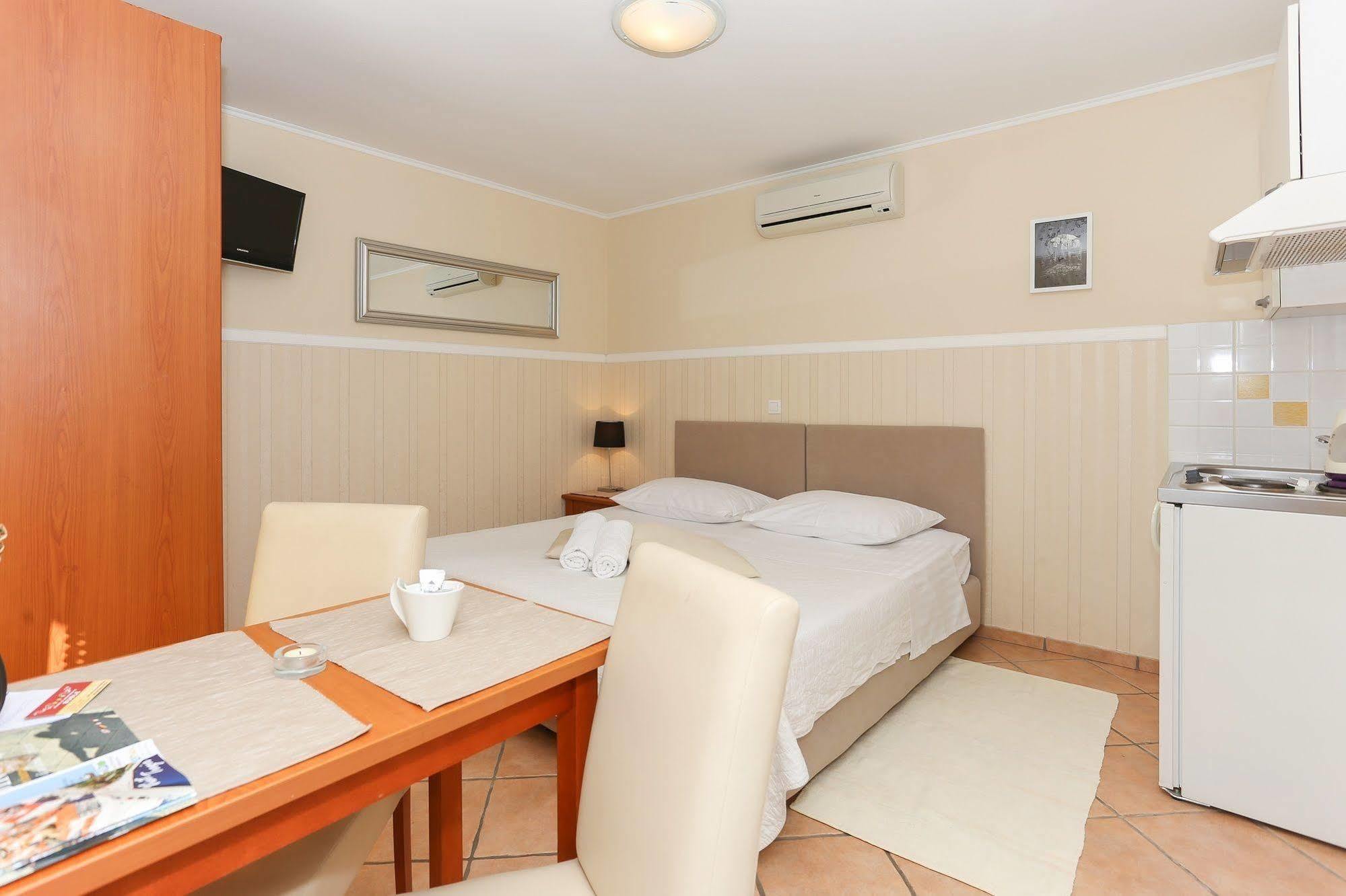 Apartments & Rooms Buble Trogir Luaran gambar